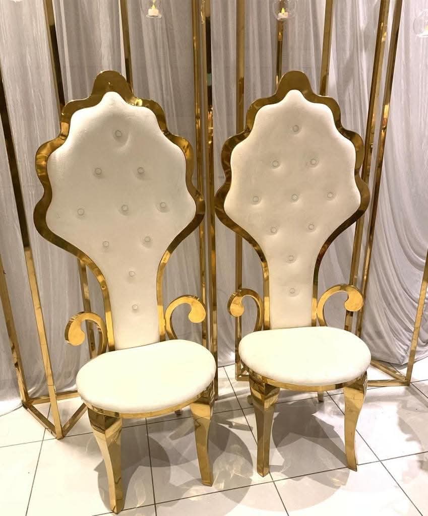 Gold-Frame Throne &mdash; White